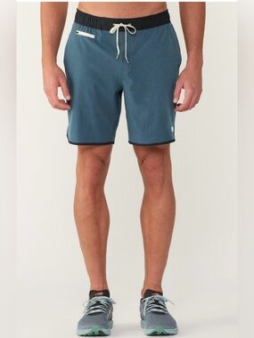 Vuori Men’s Banks Shorts 7” Inseam Unlined Zip Pocket Azure Linen Texture Medium
